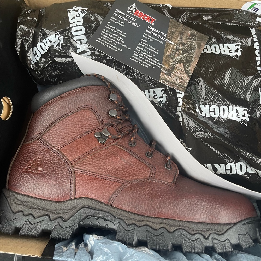 BRAND NEW ROCKY STEELTOE WORK BOOTS